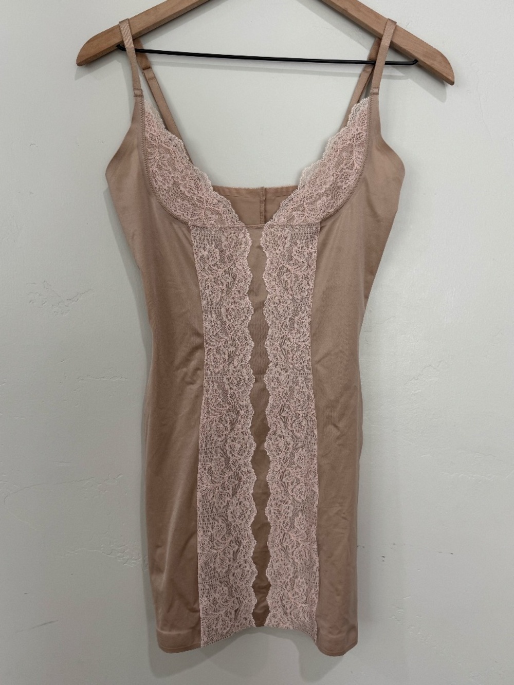 Victoria's Secret So Curvaceous Shaping Slip Size L Nude Shapewear for Dresses